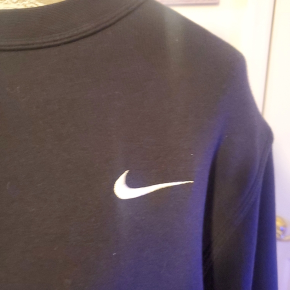 Nike Sweatshirt - Picture 6 of 11
